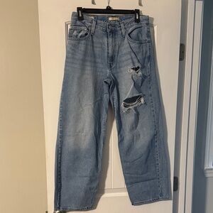 Levi’s Premium Women’s Light Blue Distressed Relaxed Fit Baggy dad Jeans